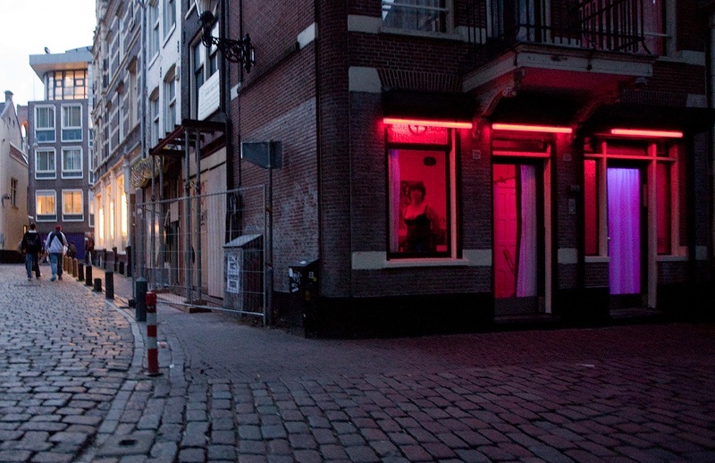 Pendeldienst voor piepjonge prostituees uit regio Leuven brengt 200.000 euro op
