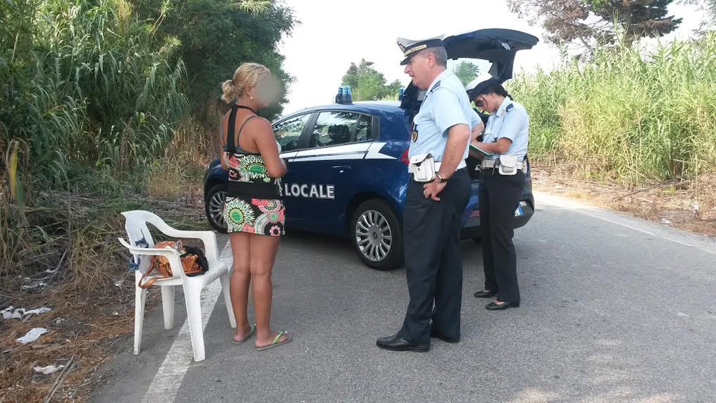 Masturbazione con la maNo massaggio  Calabria